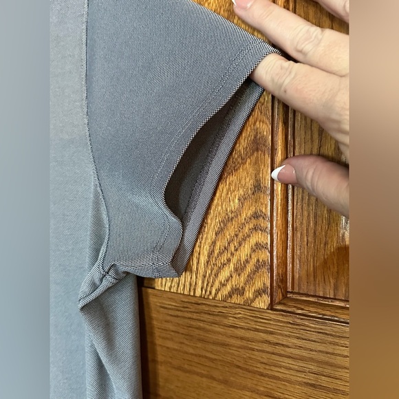 Vineyard Vines Performance Gray Polo with Navy Collar - Picture 4 of 6